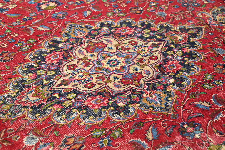 red Oversized rug 9' 3" x 12' 6"