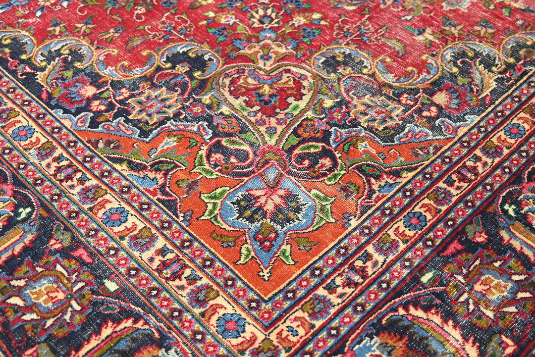 red Oversized rug 9' 3" x 12' 6"