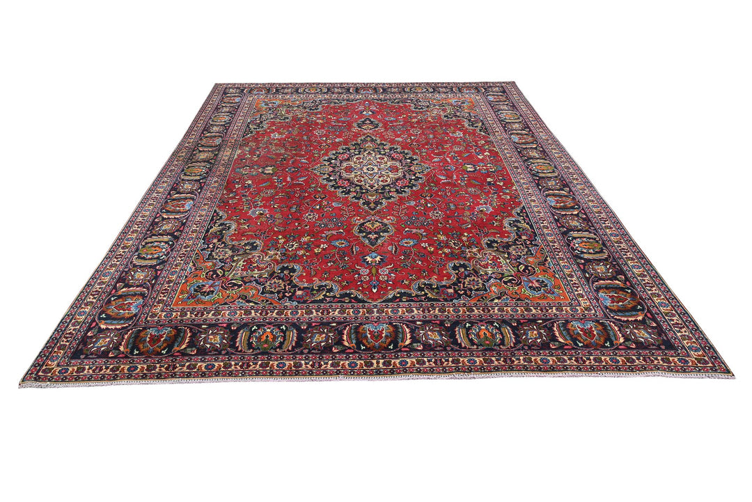 red Oversized rug 9' 3" x 12' 6"
