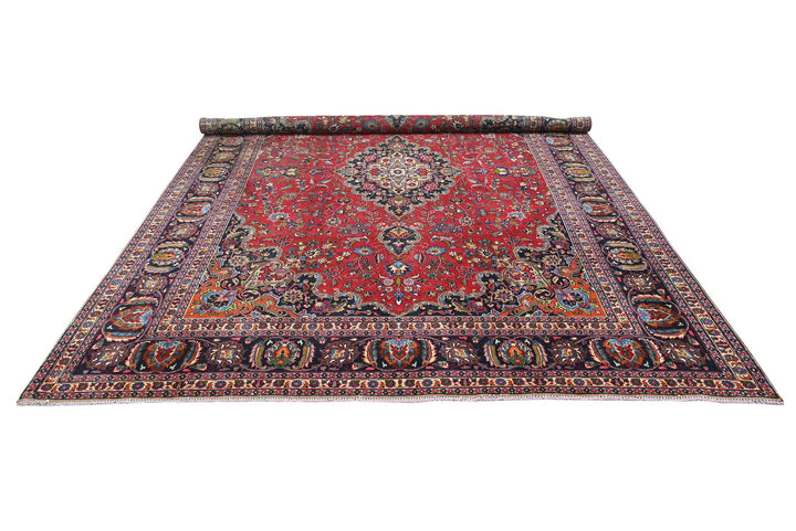 red Oversized rug 9' 3" x 12' 6"