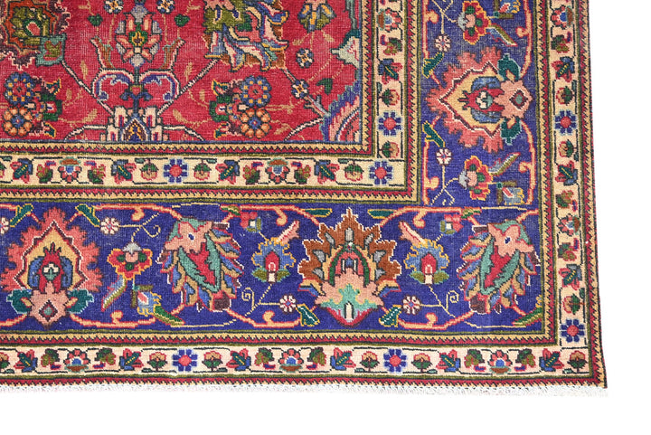 red Oversized rug 9' 9" x 11' 7"