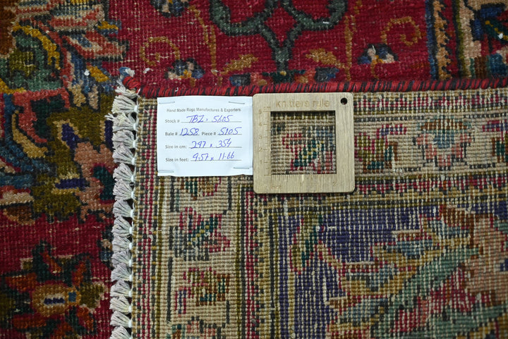 red Oversized rug 9' 9" x 11' 7"