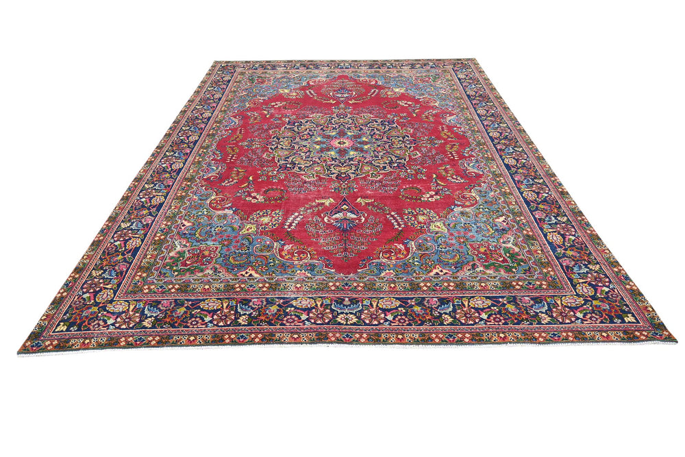 red Oversized rug 9' 0" x 12' 2"