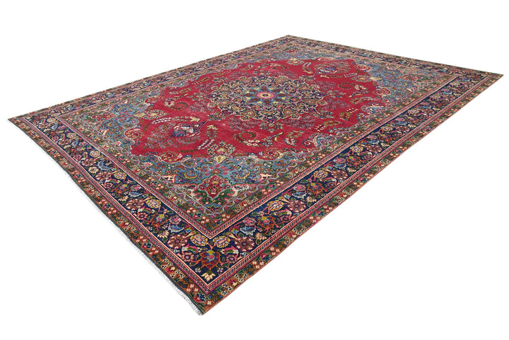 red Oversized rug 9' 0" x 12' 2"