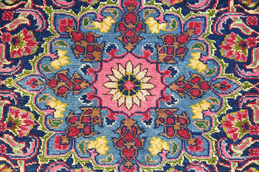 red Oversized rug 9' 0" x 12' 2"