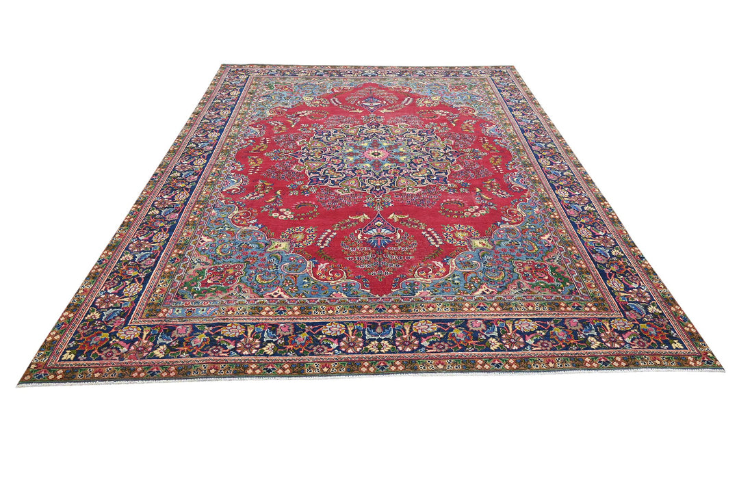 red Oversized rug 9' 0" x 12' 2"