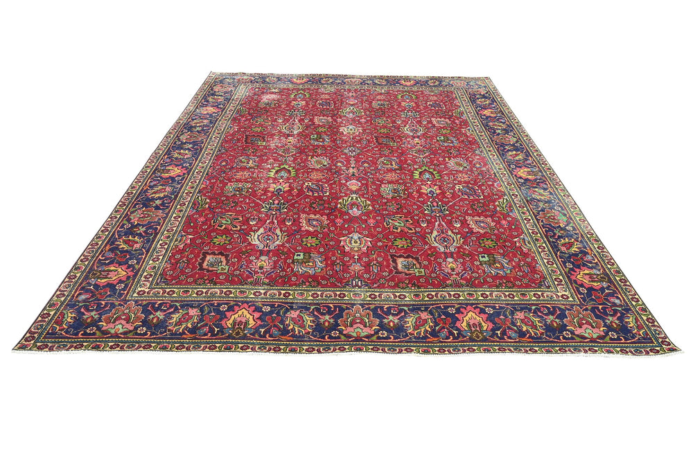 red Oversized rug 9' 6" x 12' 4"