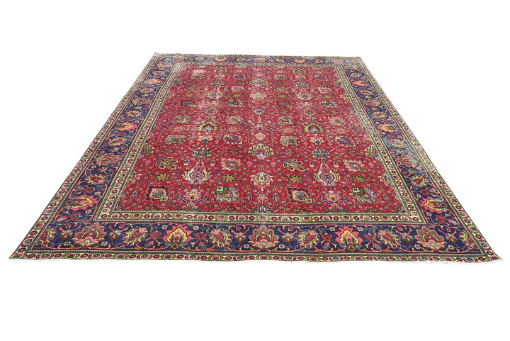red Oversized rug 9' 6" x 12' 4"