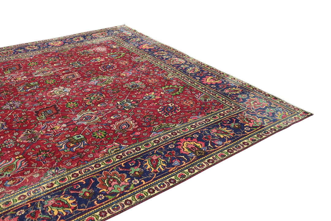 red Oversized rug 9' 6" x 12' 4"