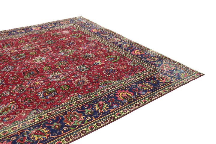 red Oversized rug 9' 6" x 12' 4"