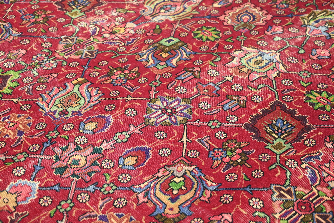 red Oversized rug 9' 6" x 12' 4"