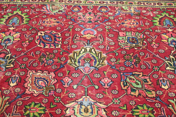 red Oversized rug 9' 6" x 12' 4"