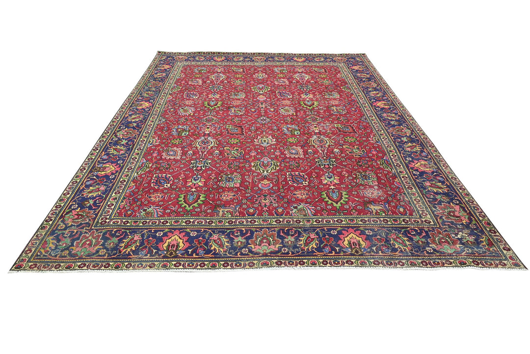 red Oversized rug 9' 6" x 12' 4"