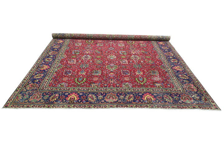 red Oversized rug 9' 6" x 12' 4"