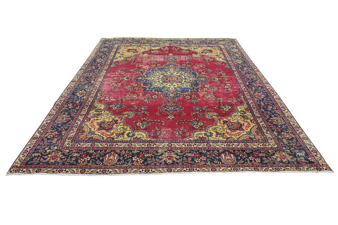 red Oversized rug 9' 7" x 12' 4"