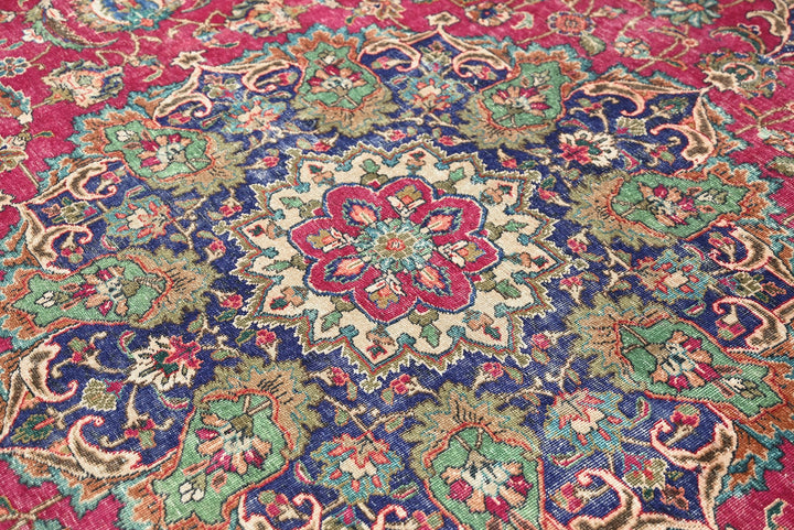 red Oversized rug 9' 2" x 12' 0"