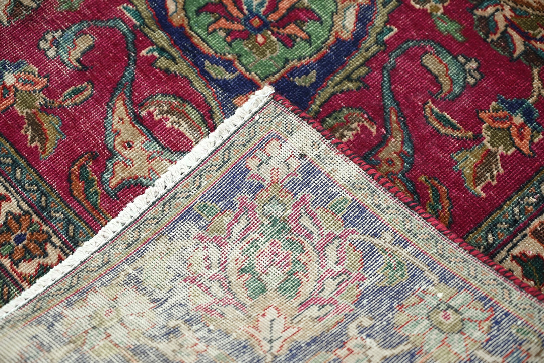 red Oversized rug 9' 2" x 12' 0"
