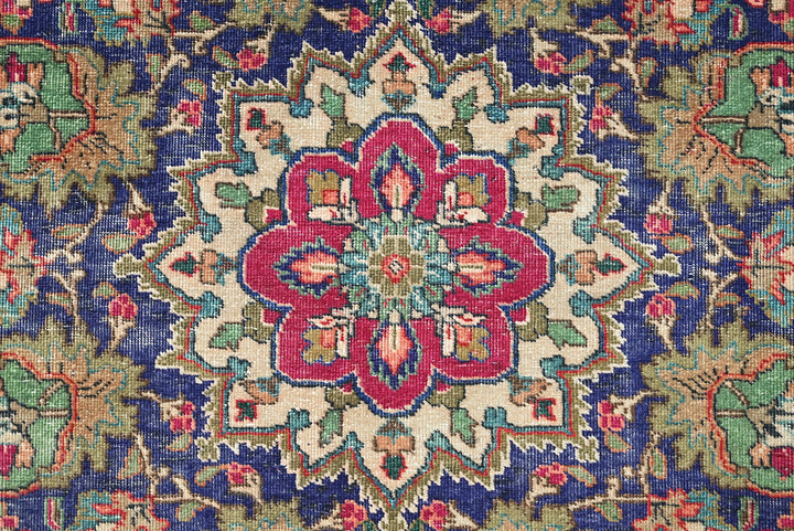 red Oversized rug 9' 2" x 12' 0"