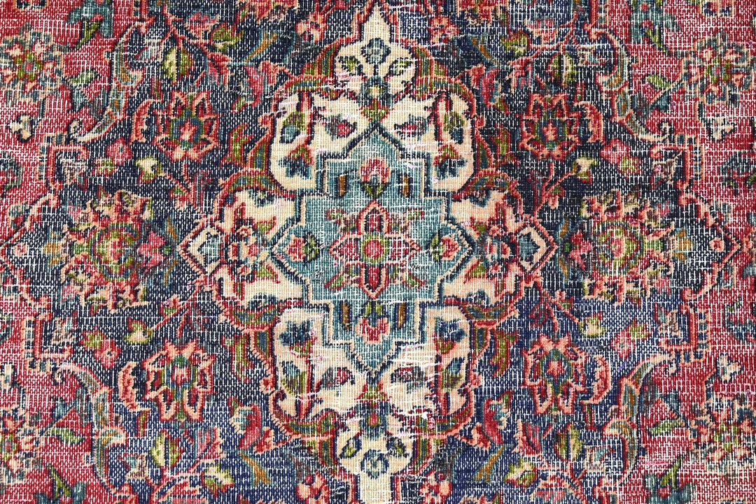 red Oversized rug 9' 6" x 12' 0"