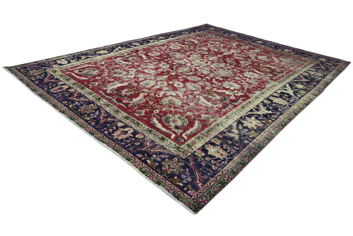 red Oversized rug 9' 4" x 12' 4"