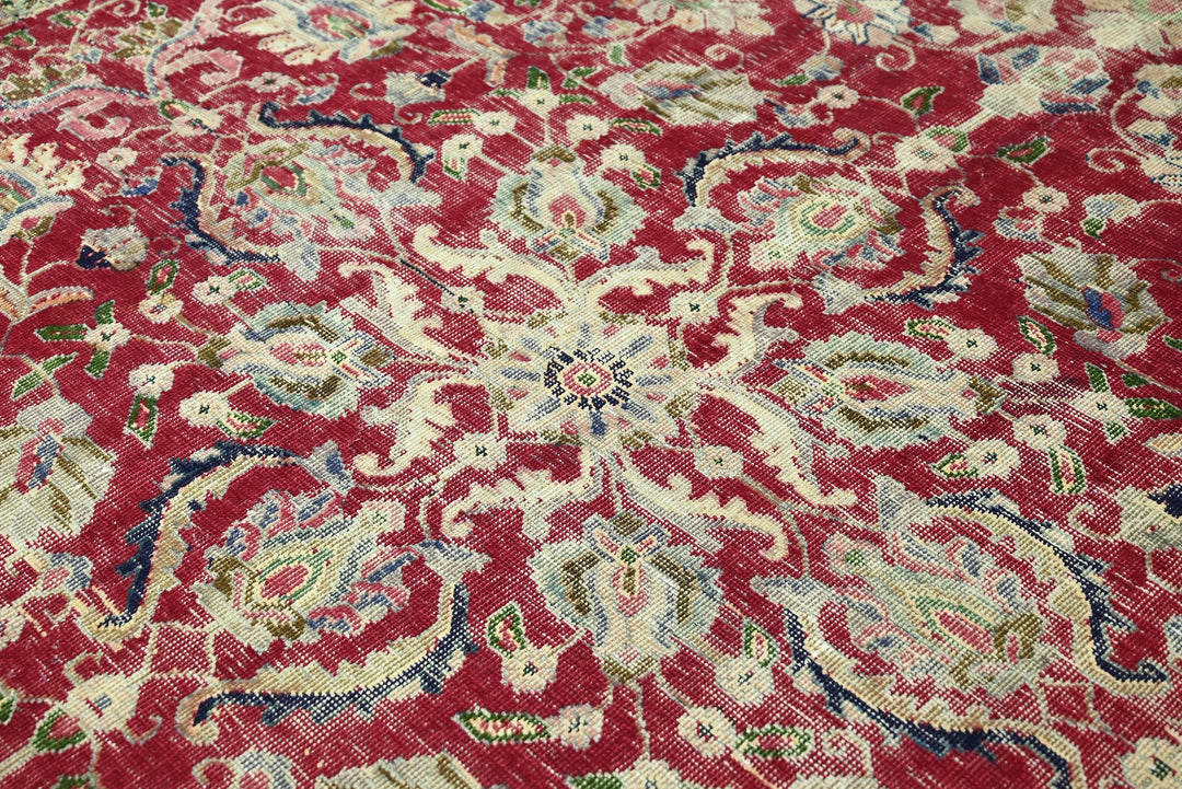 red Oversized rug 9' 4" x 12' 4"
