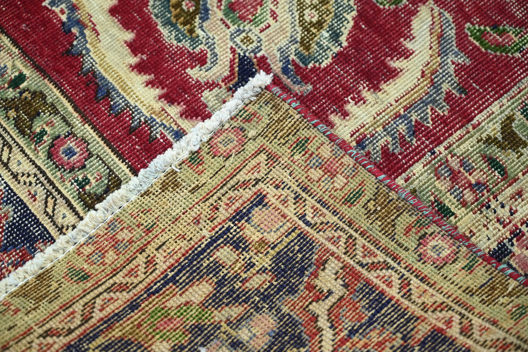 red Oversized rug 9' 4" x 12' 4"
