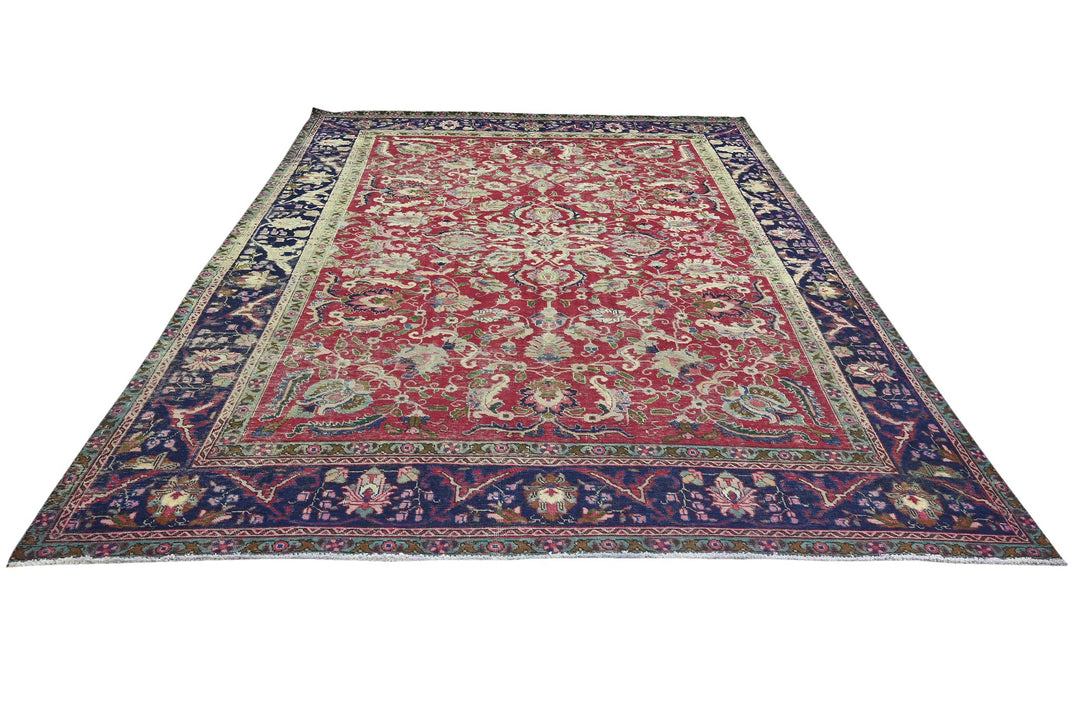 red Oversized rug 9' 4" x 12' 4"