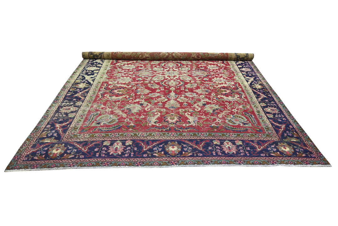 red Oversized rug 9' 4" x 12' 4"