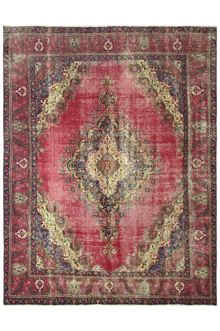 red Oversized rug 9' 7" x 12' 5"