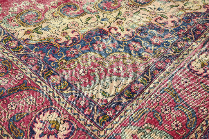 red Oversized rug 9' 7" x 12' 5"