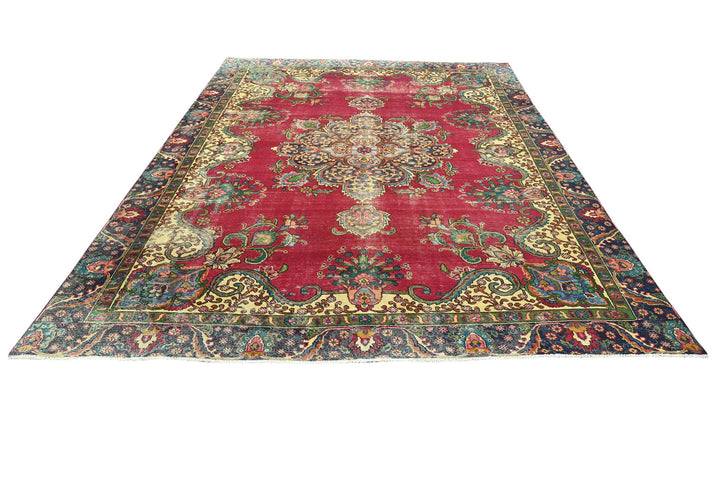 red Oversized rug 9' 0" x 11' 9"