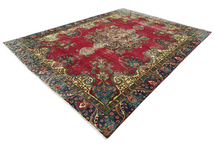 red Oversized rug 9' 0" x 11' 9"