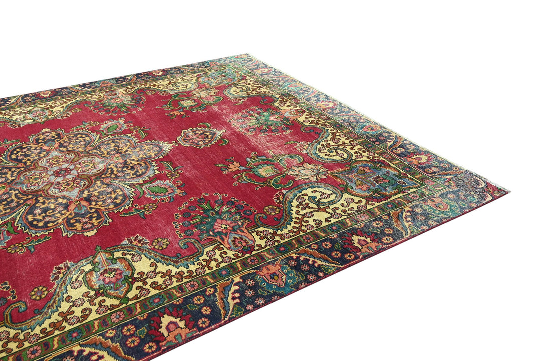 red Oversized rug 9' 0" x 11' 9"
