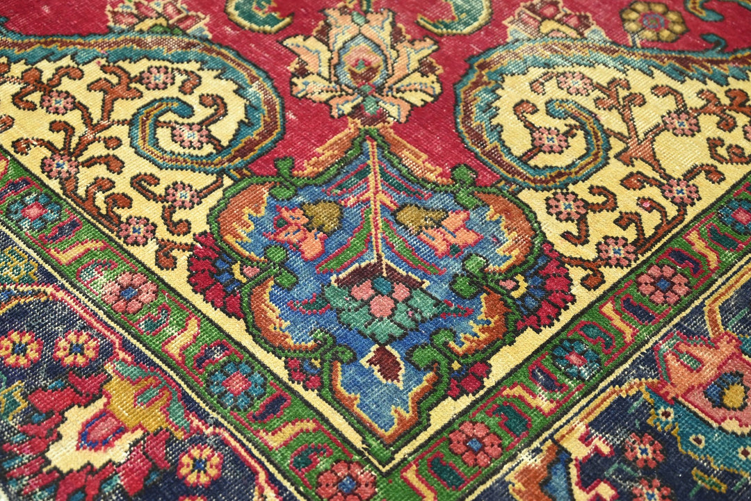 red Oversized rug 9' 0" x 11' 9"