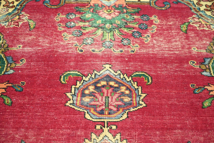 red Oversized rug 9' 0" x 11' 9"