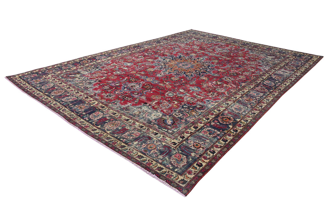 red Oversized rug 9' 8" x 13' 1"