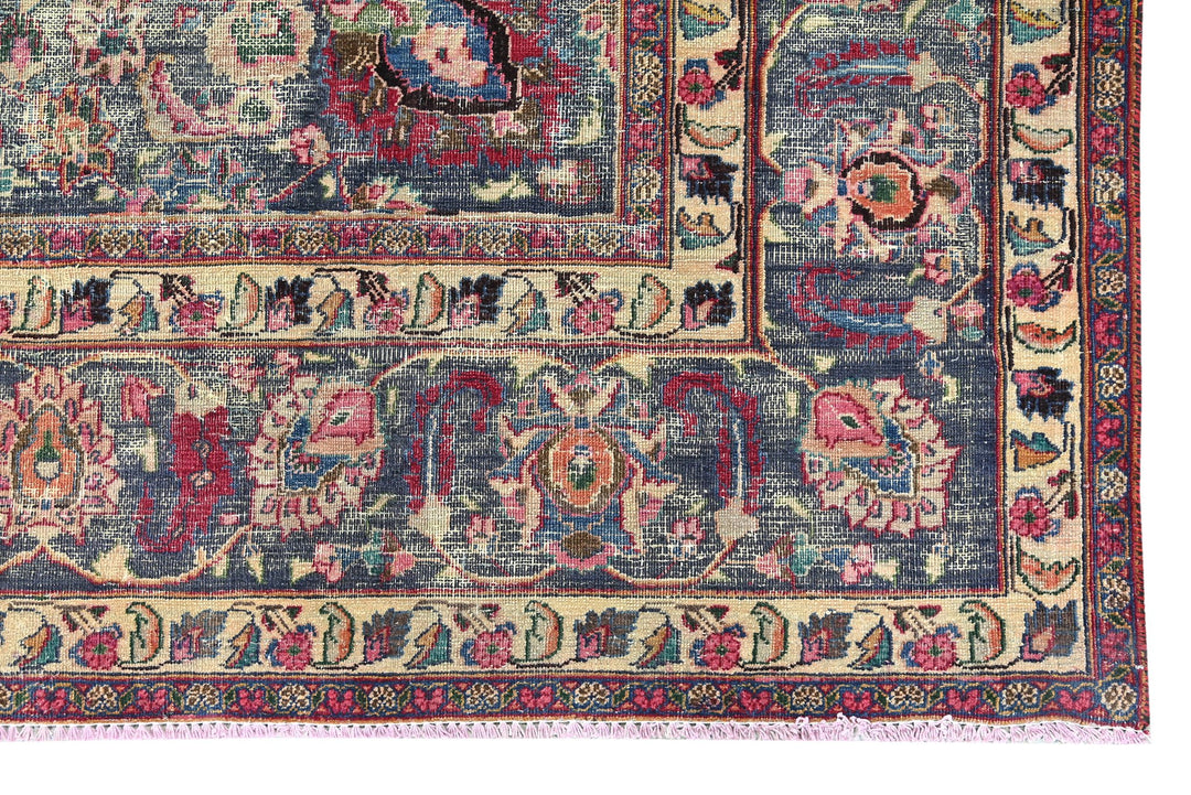 red Oversized rug 9' 8" x 13' 1"