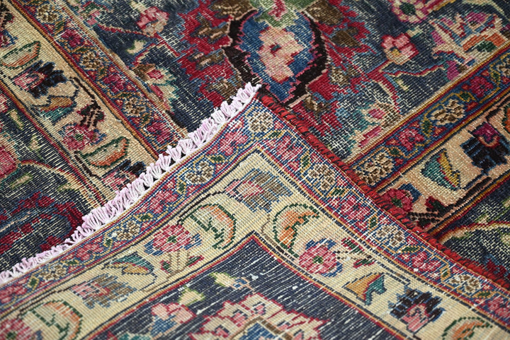red Oversized rug 9' 8" x 13' 1"