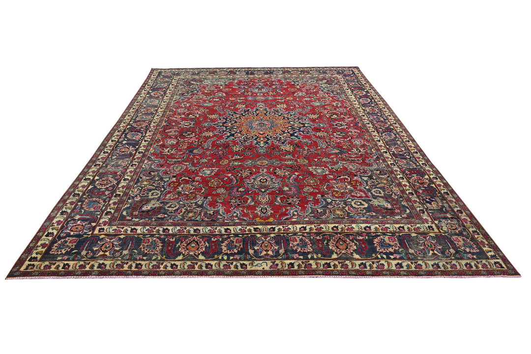 red Oversized rug 9' 8" x 13' 1"