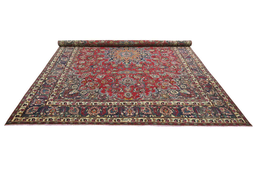 red Oversized rug 9' 8" x 13' 1"