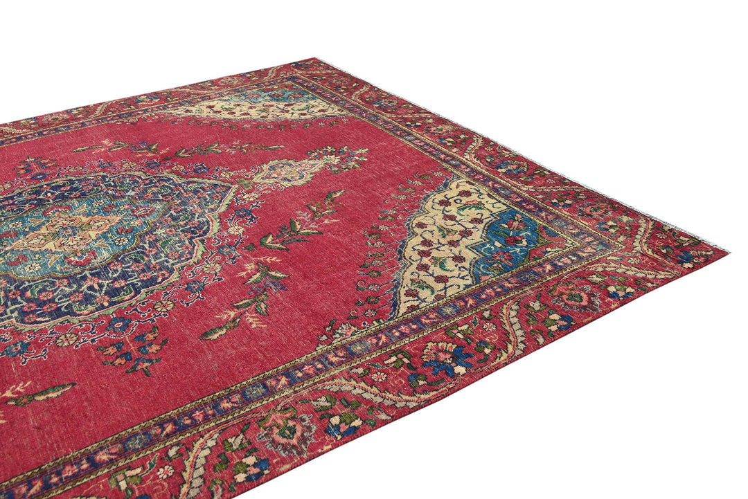 red Oversized rug 9' 0" x 11' 10"