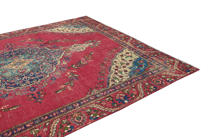 red Oversized rug 9' 0" x 11' 10"