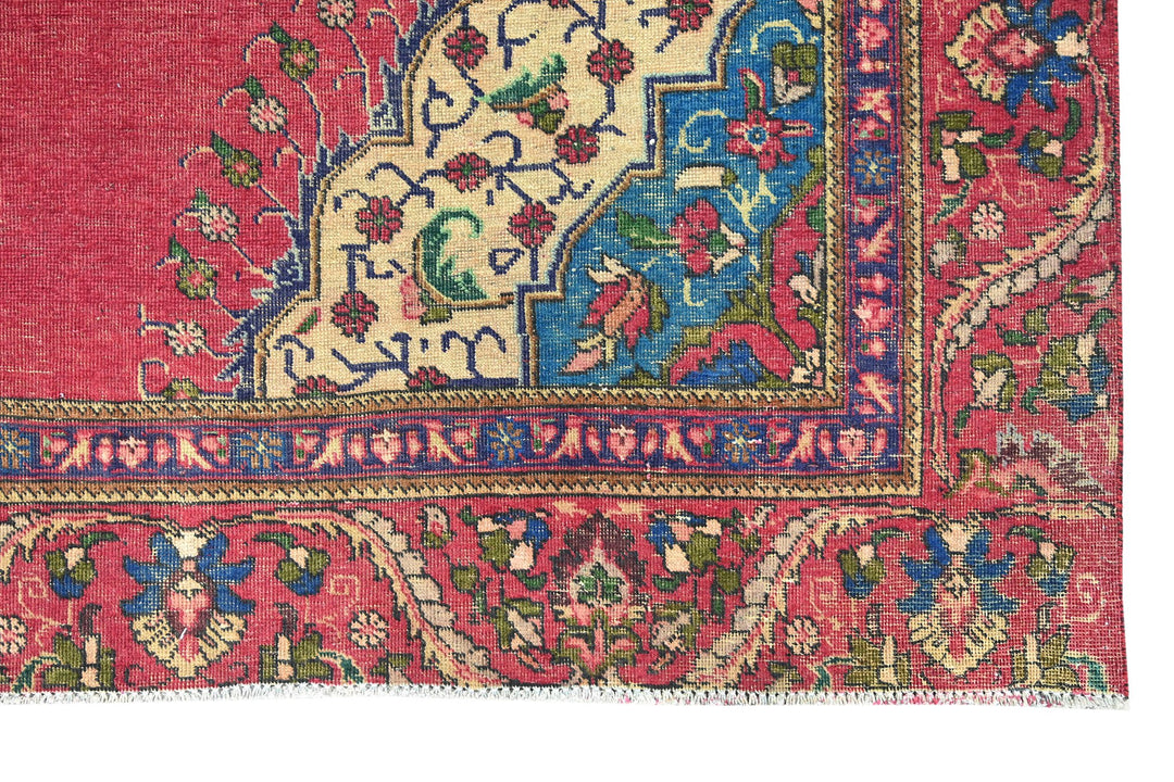 red Oversized rug 9' 0" x 11' 10"
