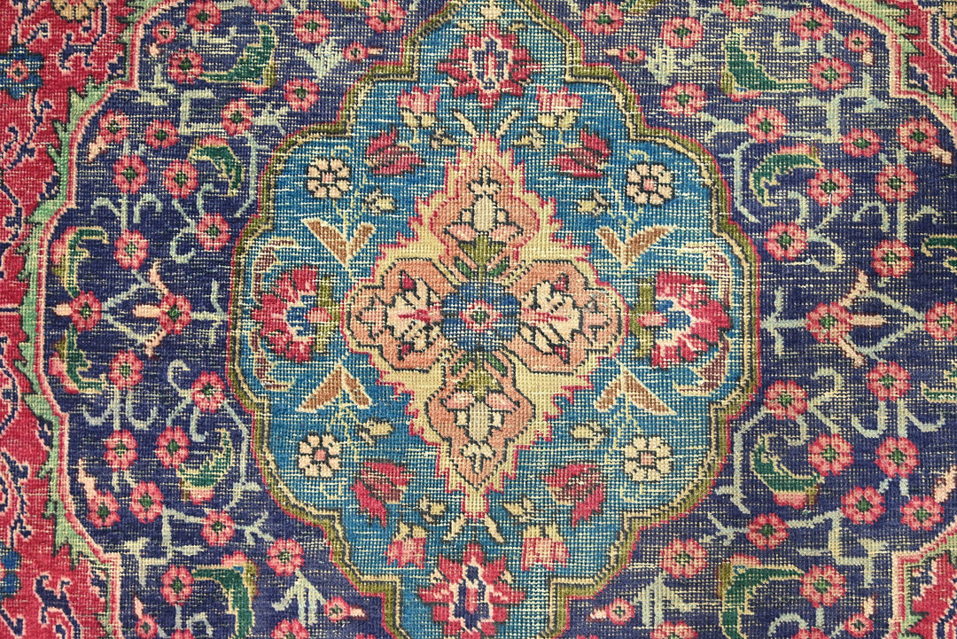 red Oversized rug 9' 0" x 11' 10"
