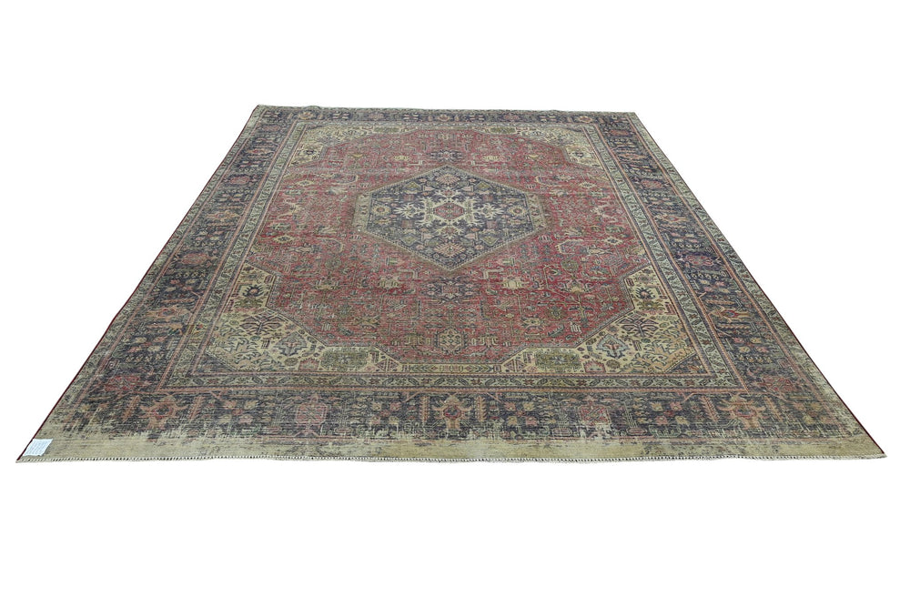 red Oversized rug 9' 5" x 12' 3"