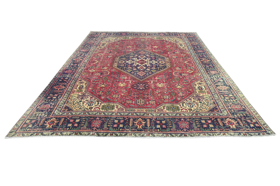 red Oversized rug 9' 5" x 12' 3"