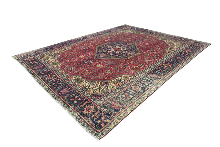 red Oversized rug 9' 5" x 12' 3"