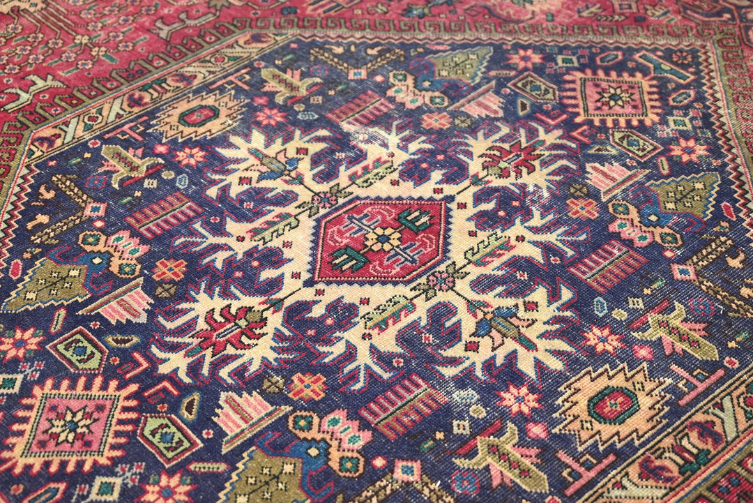 red Oversized rug 9' 5" x 12' 3"