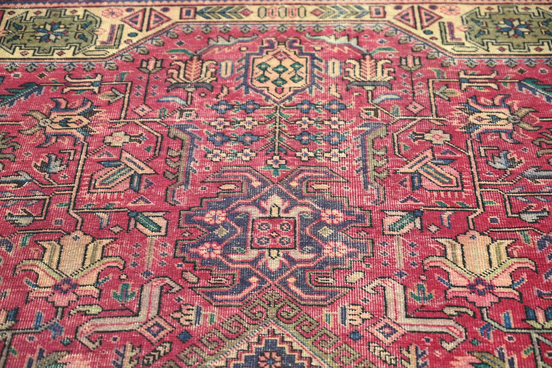 red Oversized rug 9' 5" x 12' 3"