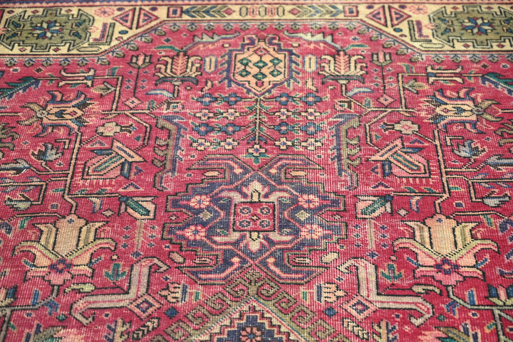 red Oversized rug 9' 5" x 12' 3"